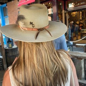 Meet your Posher, Mallory